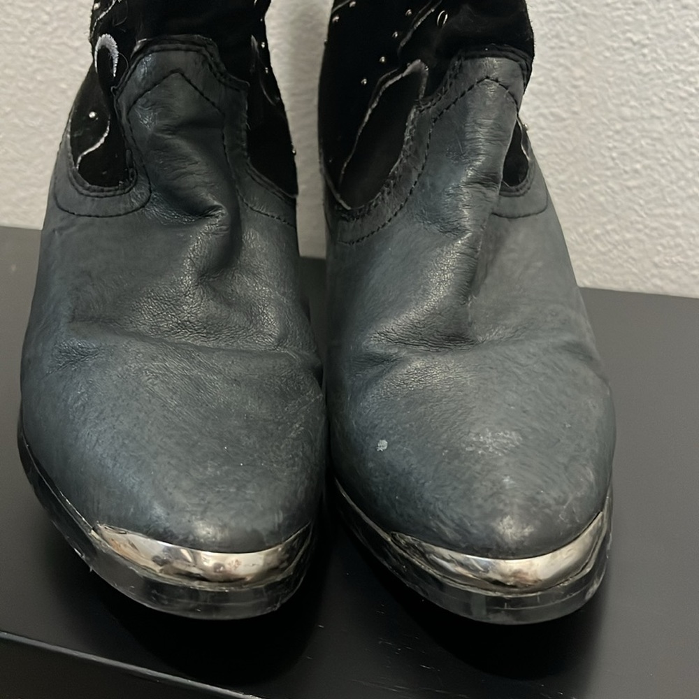 DINGO Fashion Ava Rivet Studded Leather Boots size 7 - Picture 4 of 9